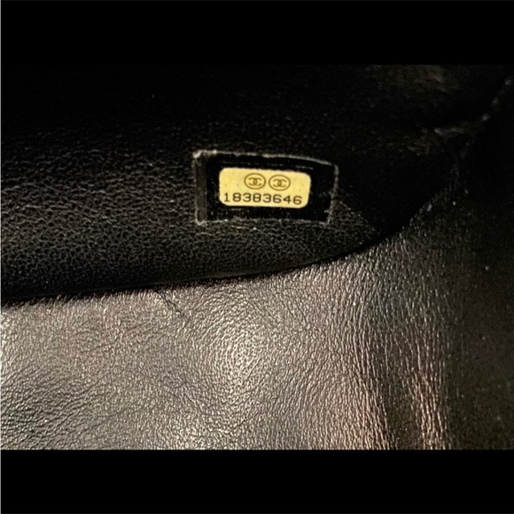 Classic Twist Chanel Bag - Picture 4 of 8